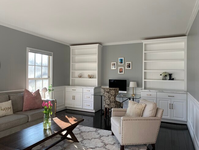 Building Photo - 3436A Holly Rd