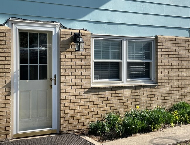 SS103 Main Entrance - 6030 NY-23