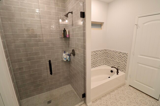 Building Photo - 2009 Toronto St