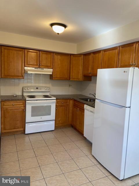 Building Photo - 612 COUNTRY