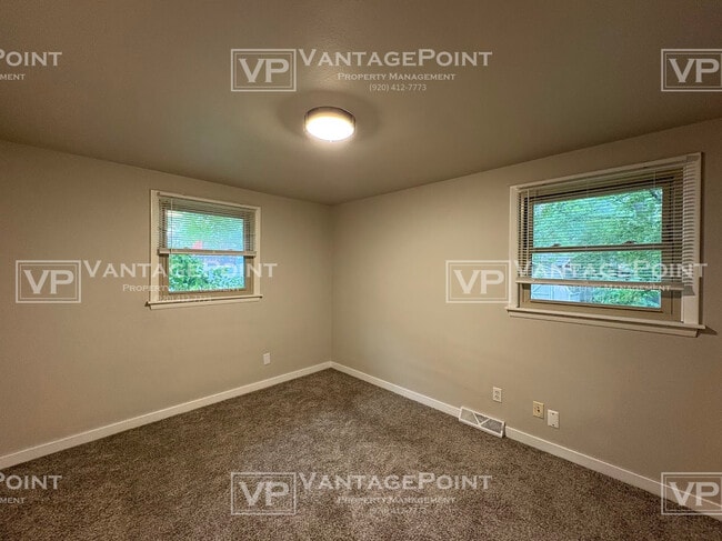 Building Photo - 1643 Birchwood Dr