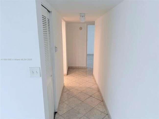 Building Photo - 4101 Indian Creek Dr