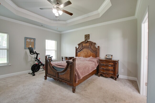 Building Photo - 150 Shrewsberry Dr