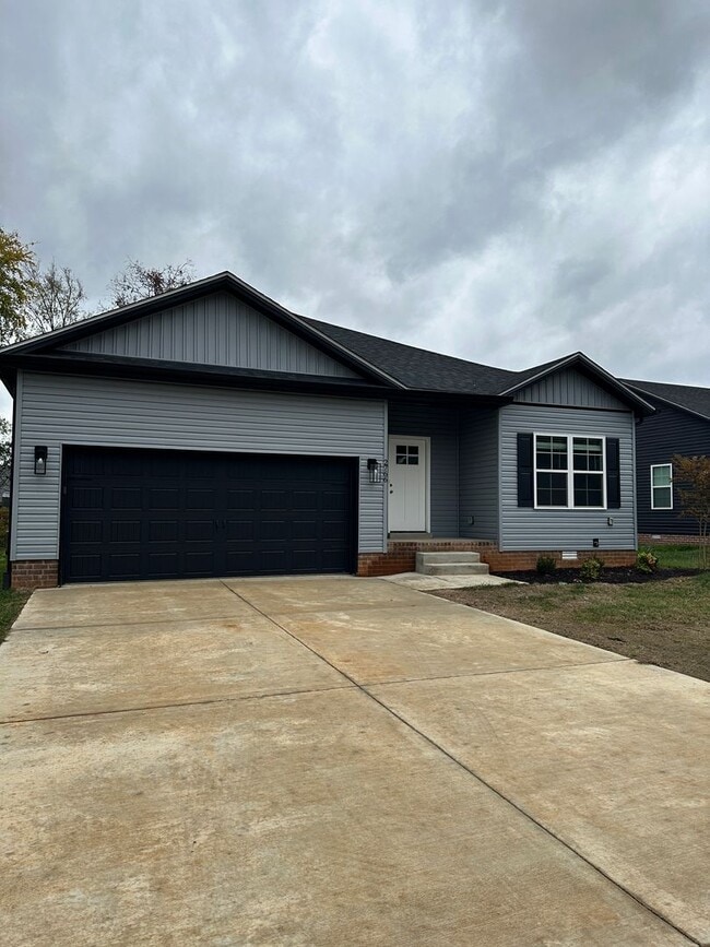 Building Photo - 2766 Cedrus Ave