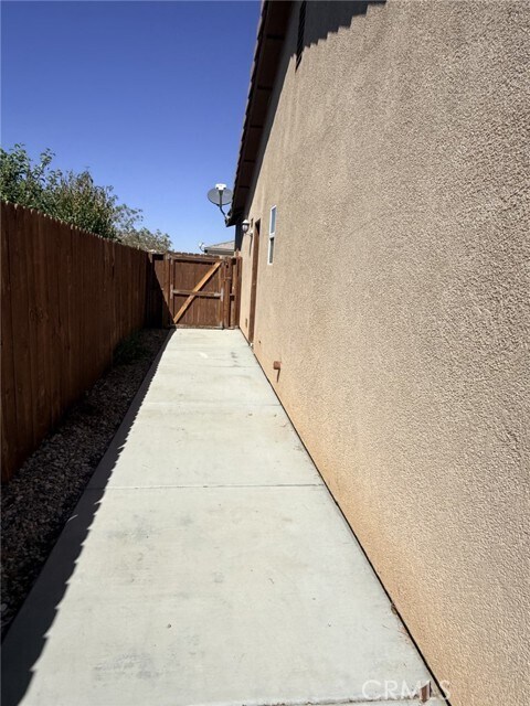 Building Photo - 11931 Cove Ct