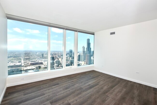 Building Photo - 1000 S Michigan Ave