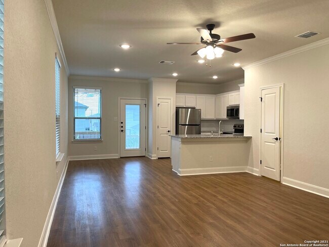 Building Photo - 2222 Sandlewood Cv