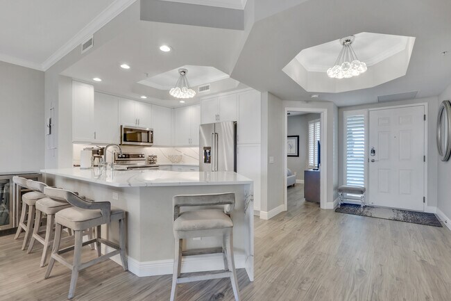 Building Photo - 420 Cove Tower Dr