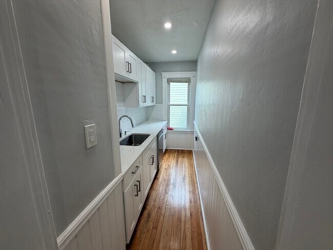 Building Photo - 72 Everard St