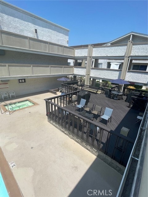 Building Photo - 3565 Linden Ave