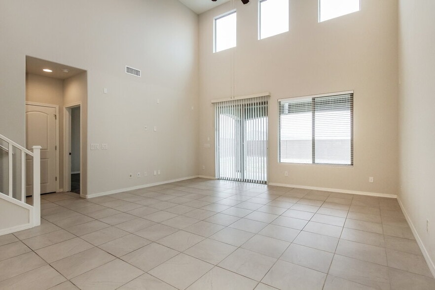 Building Photo - 19818 W Palo Verde Dr