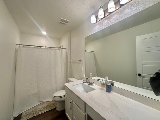 Building Photo - 123 Adeline Dr