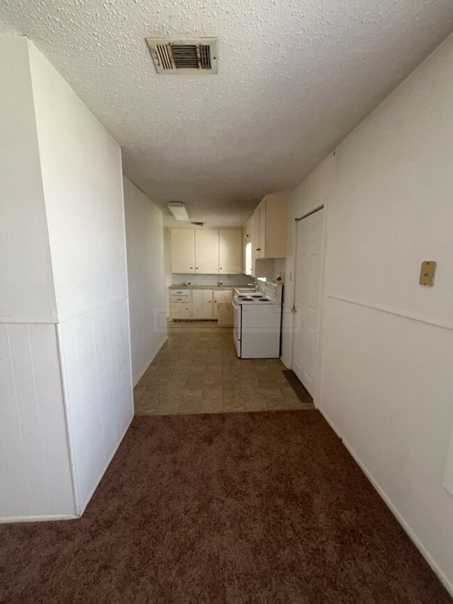 Building Photo - 805 North Dr