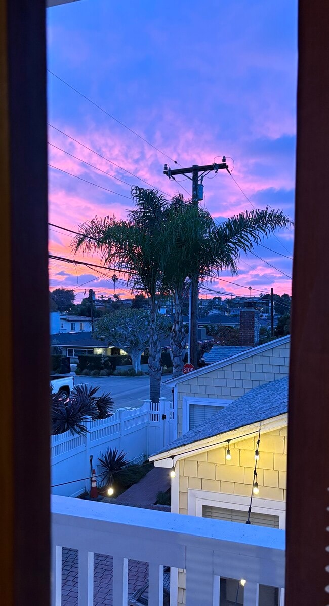 Building Photo - 853 27th St