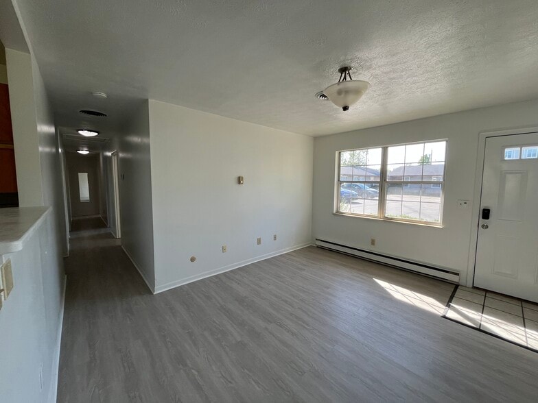 Building Photo - 1020 Arrowhead Dr