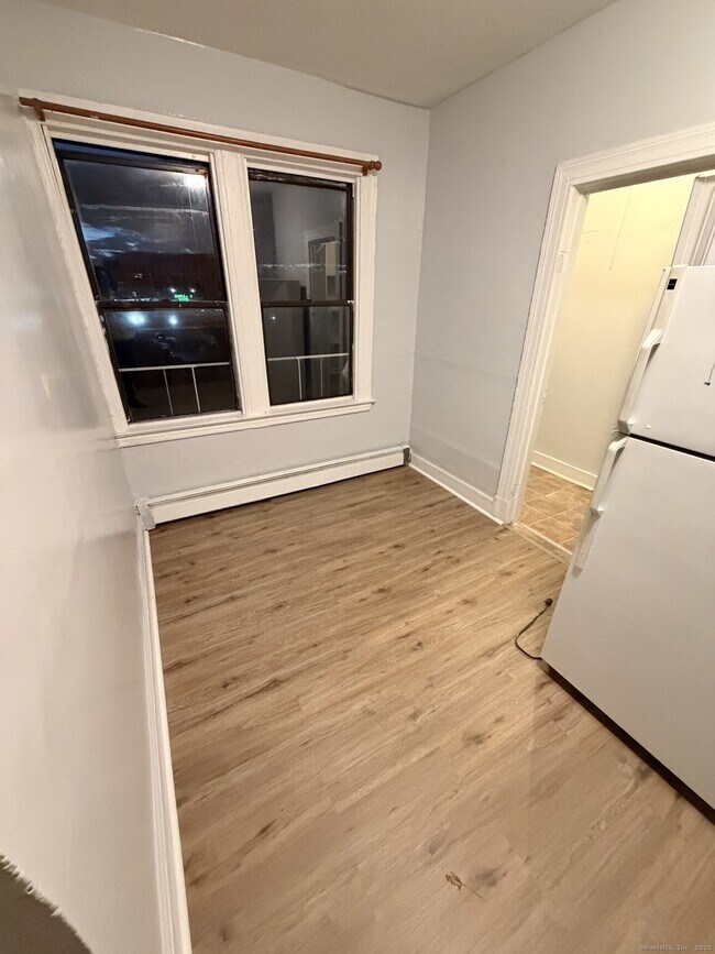 Building Photo - 42 Redding St