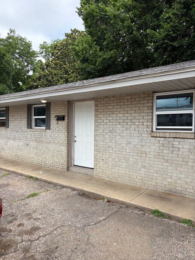 Building Photo - Bermudez - 2801 (CBC)