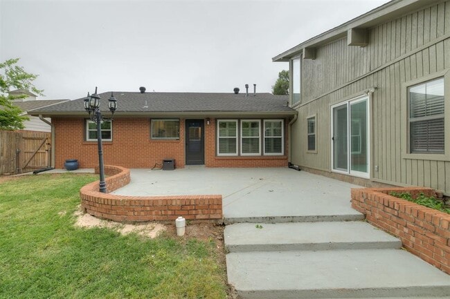 Building Photo - 2725 NW 68th St