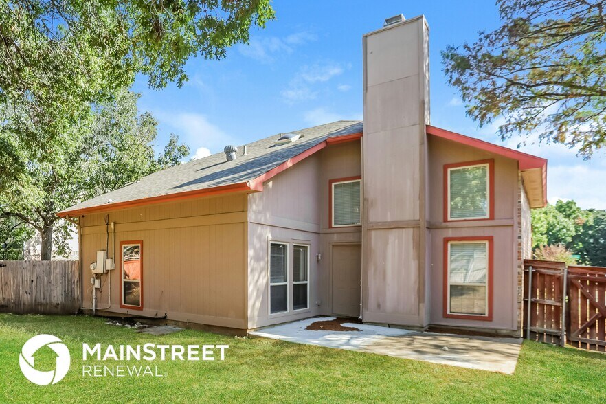 Building Photo - 7520 Mayfair Cir