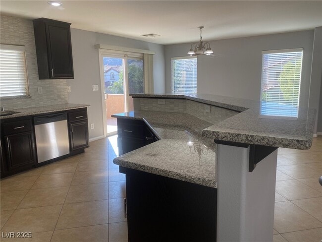 Building Photo - 9541 Vast Valley Ave