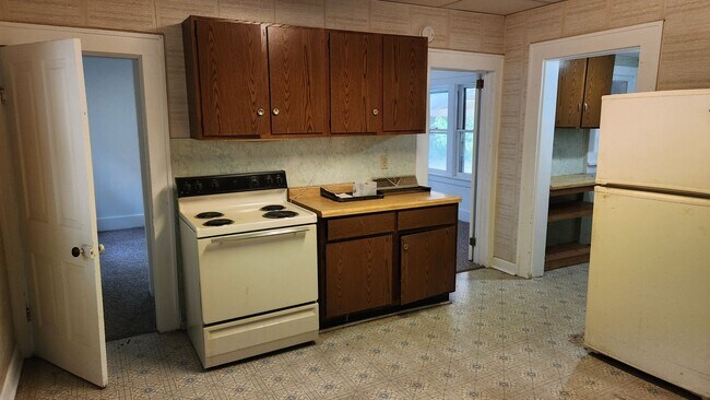 Building Photo - 211