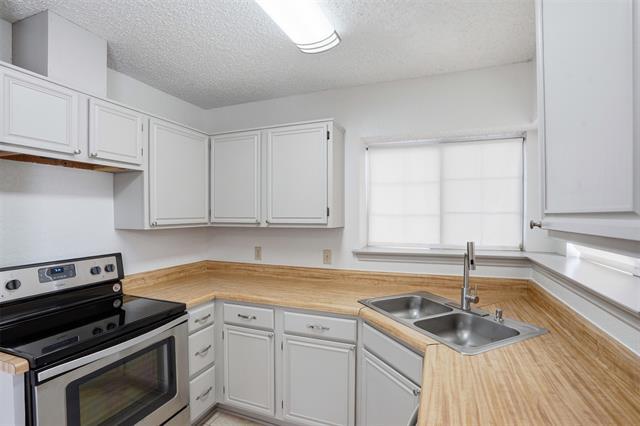 Building Photo - 1122 Hidden Creek Dr