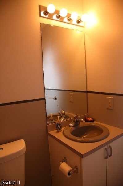 Building Photo - 17 Castle Dr