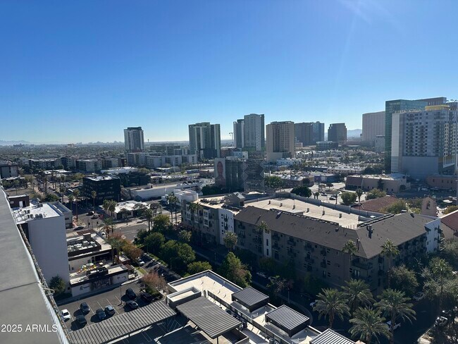 Building Photo - 200 W Portland St