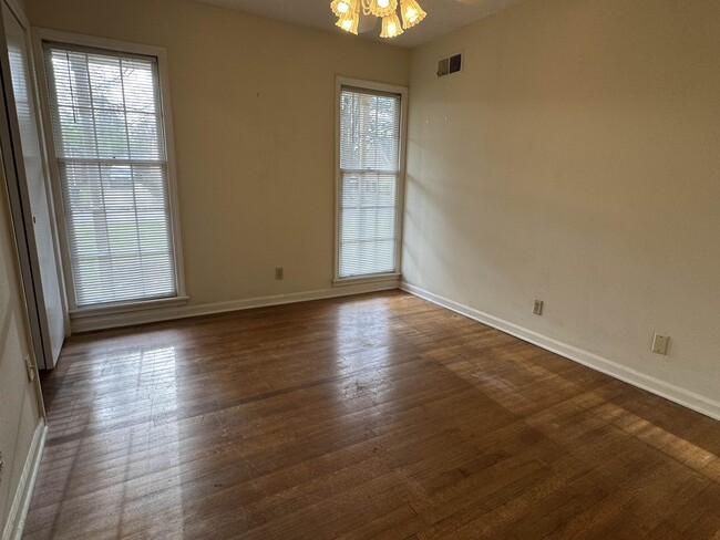 Building Photo - 2295 Eastover Dr