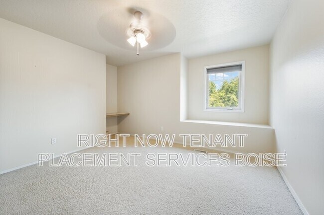 Building Photo - 3945 N Waterloo Way