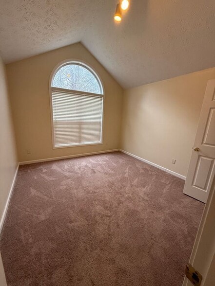 Building Photo - 5975 Hillvale Trail