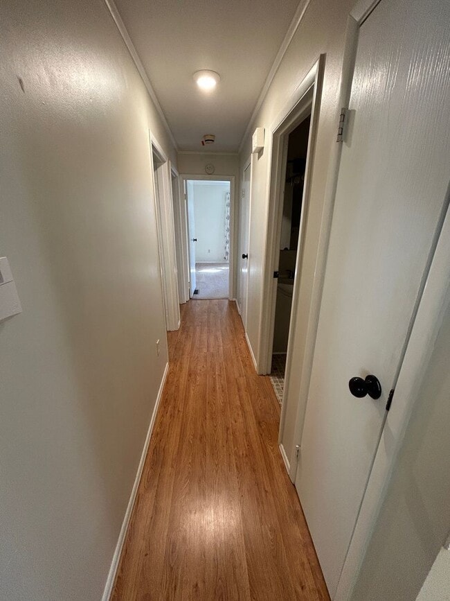 Building Photo - Kenilworth - Adorable 2 Bedroom House