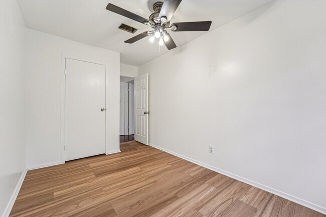 Building Photo - 3103 Glade Springs Dr