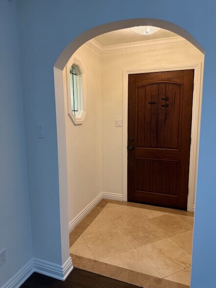 Building Photo - 4635 Cartwright Ave