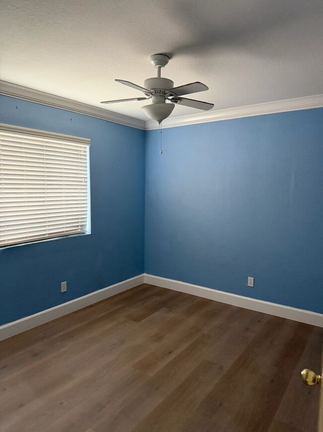 Building Photo - Wonderful Home 3bed/3bath in desirable gated community of Lakeside, Elk Grove