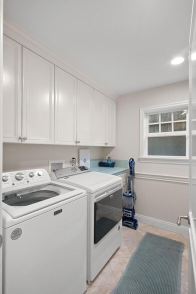 Building Photo - 3306 Highland Ave