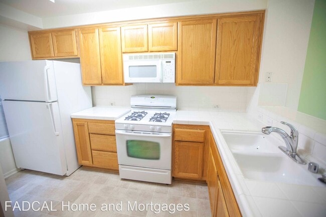 Building Photo - 2 br, 2 bath House - 260 Caldecott Lane #224