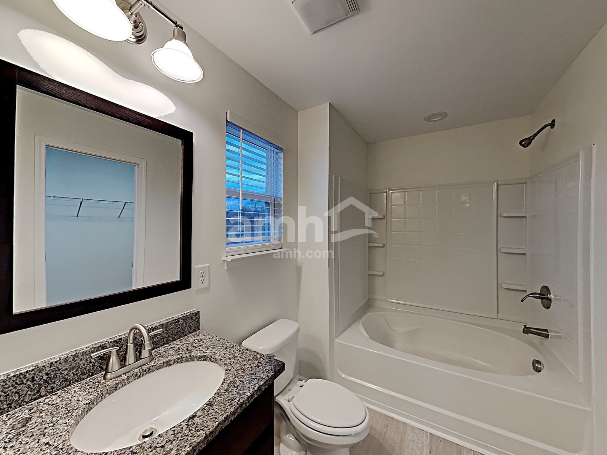 Building Photo - 500 Horseman Park Pl