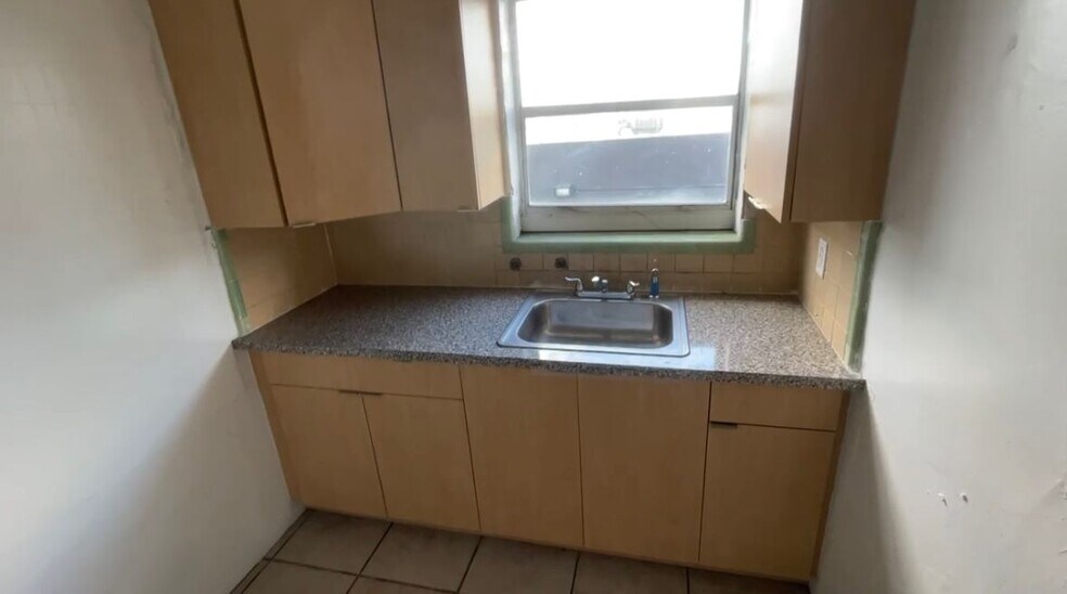 Building Photo - 3599 NW 23rd Ave