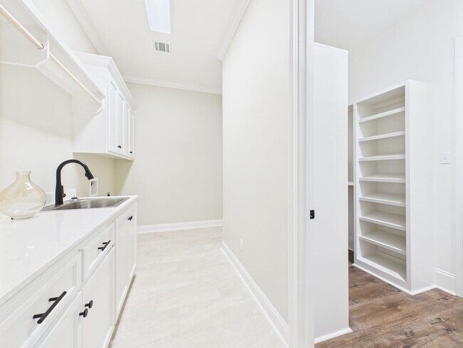 Building Photo - Stunning New Construction 4 Bed 3.5 Bath- ...