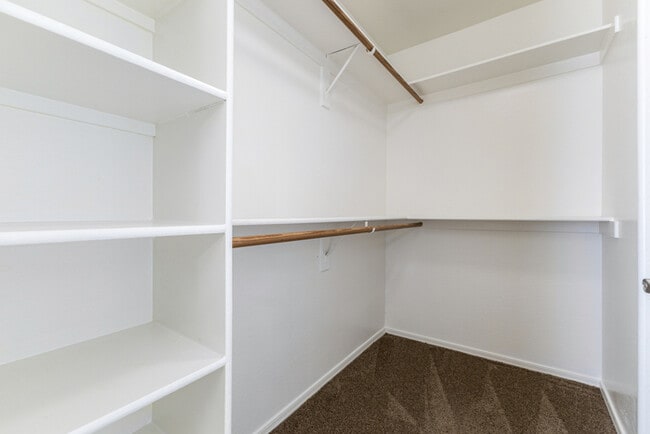 Building Photo - 6537 W Magnolia St