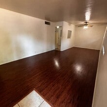 Building Photo - 4 Bedroom House in Hudson Park