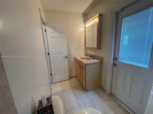 Building Photo - 9301 SW 54th St