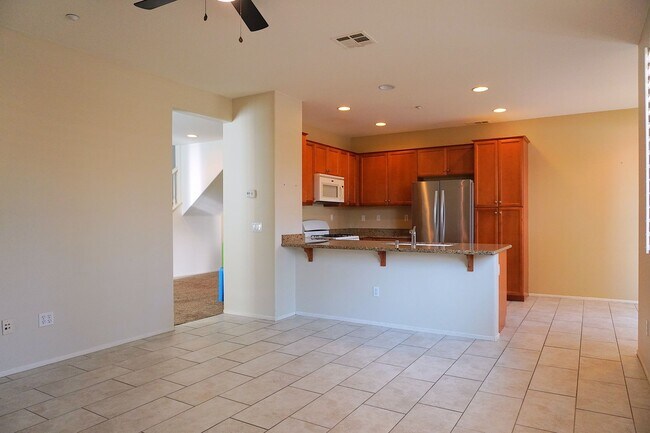 Building Photo - 27544 Papillion St