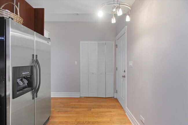 Building Photo - 1951 N Monticello Ave