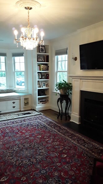 Building Photo - 313 Parkway St