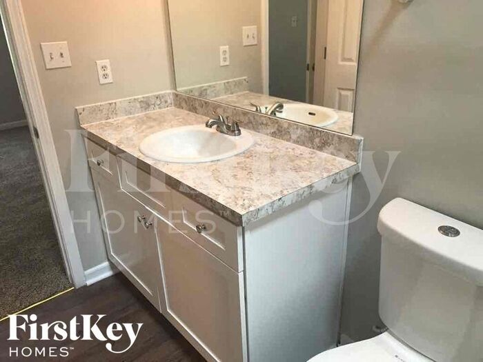 Building Photo - 20 Mildred Ln