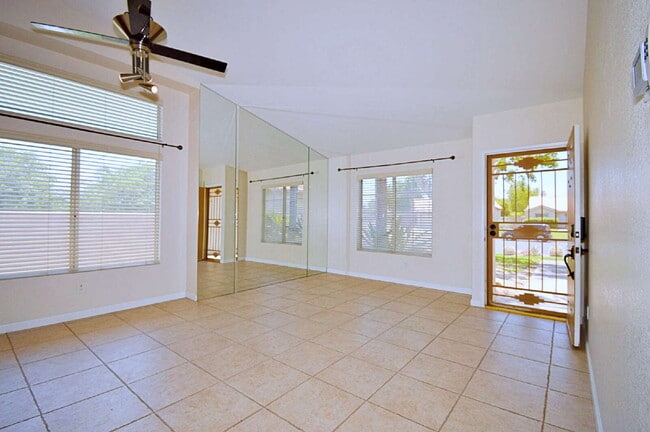 Building Photo - 3-Bedroom Home, Large backyard  & Pets Welcome