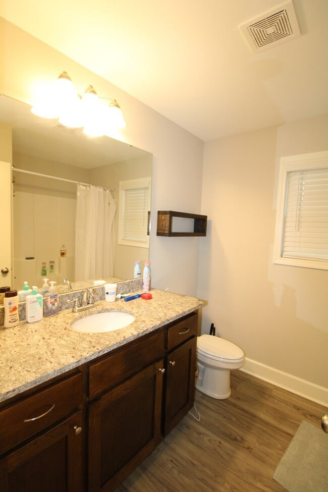 Building Photo - 1315 Mayfield Dr