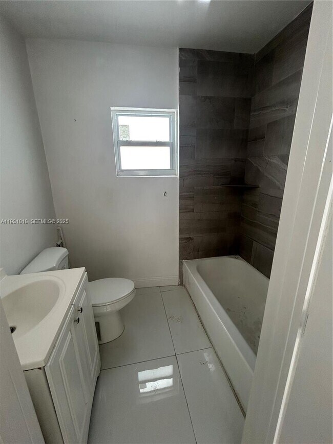 Building Photo - 551 NW 41st St